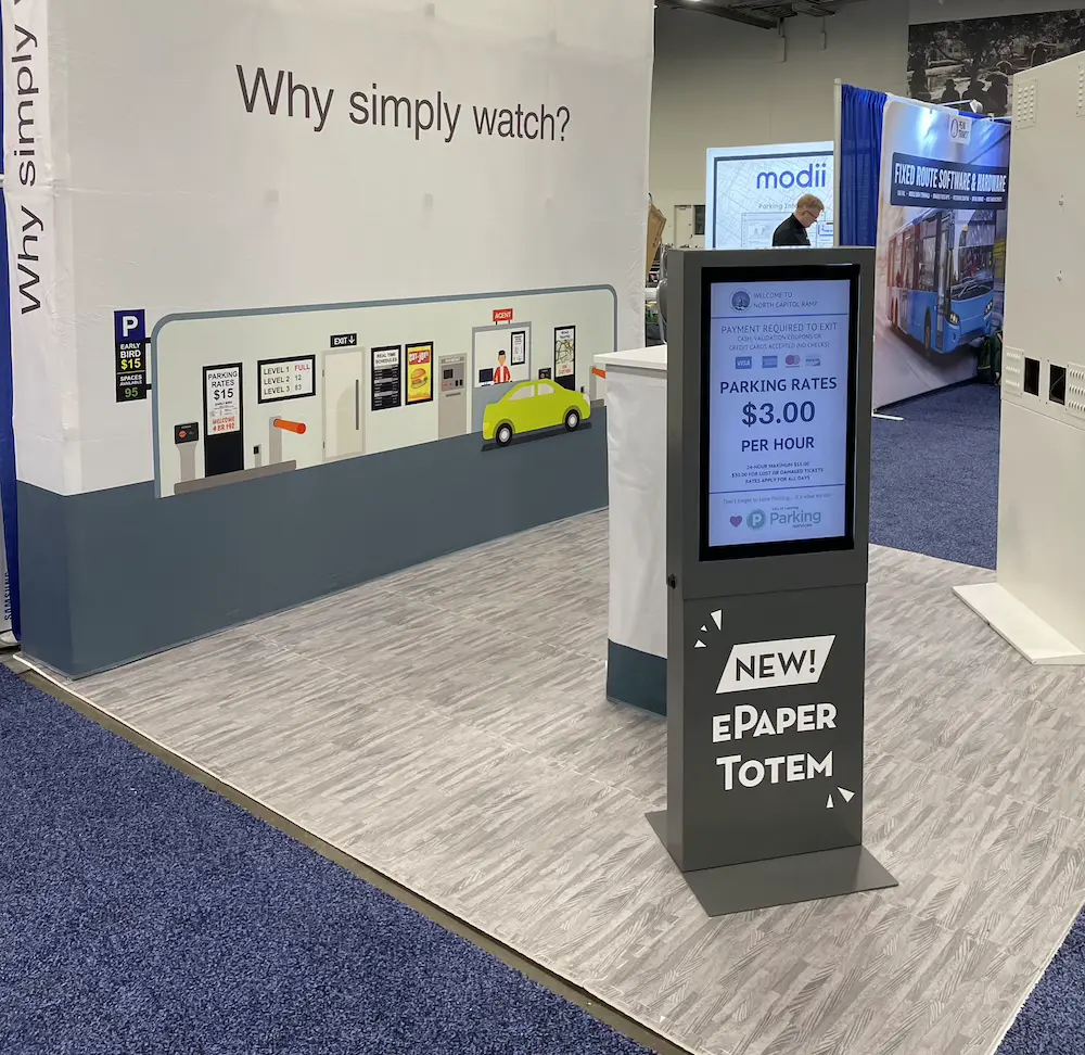 Digital signage kiosk: e-paper Totem